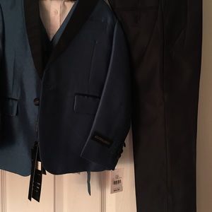 Other - Little boys brand new 5 piece tuxedo/suit size 7. Other - Little boys brand new 5 piece tuxedo/suit size 7.